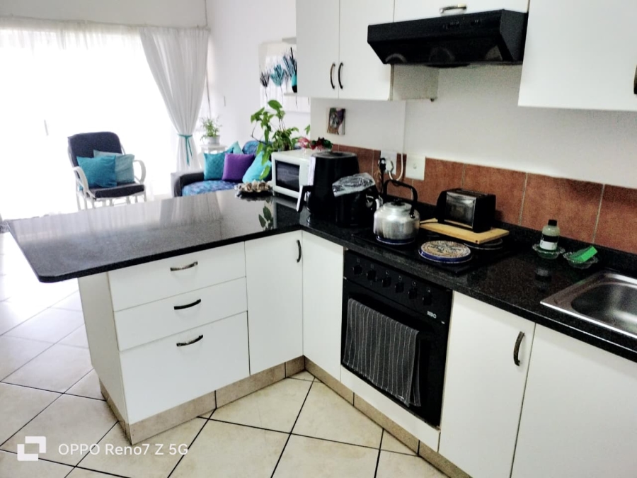 1 Bedroom Property for Sale in Uvongo KwaZulu-Natal