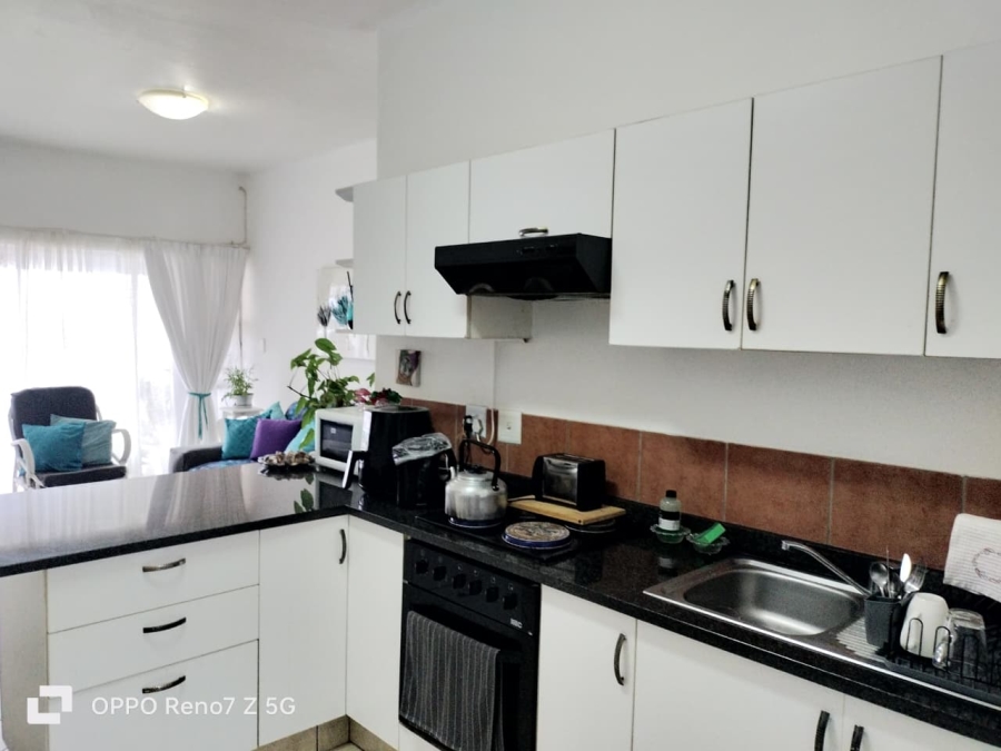 1 Bedroom Property for Sale in Uvongo KwaZulu-Natal