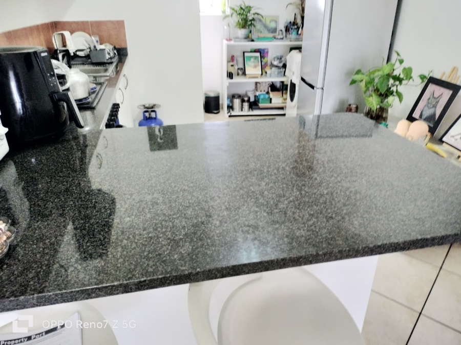 1 Bedroom Property for Sale in Uvongo KwaZulu-Natal