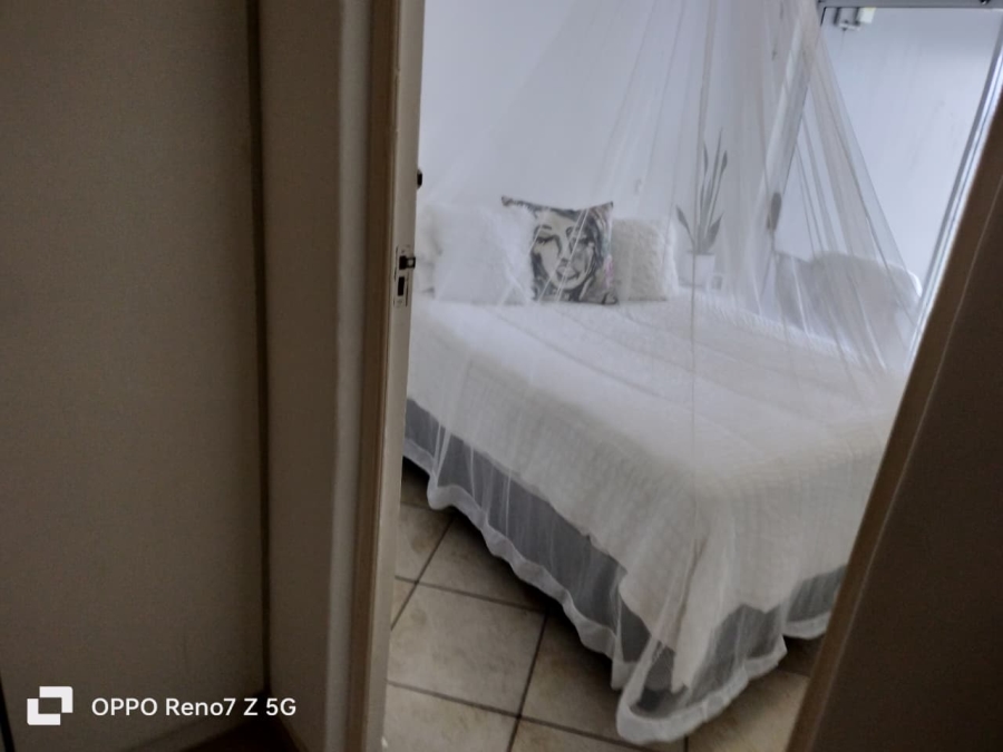 1 Bedroom Property for Sale in Uvongo KwaZulu-Natal