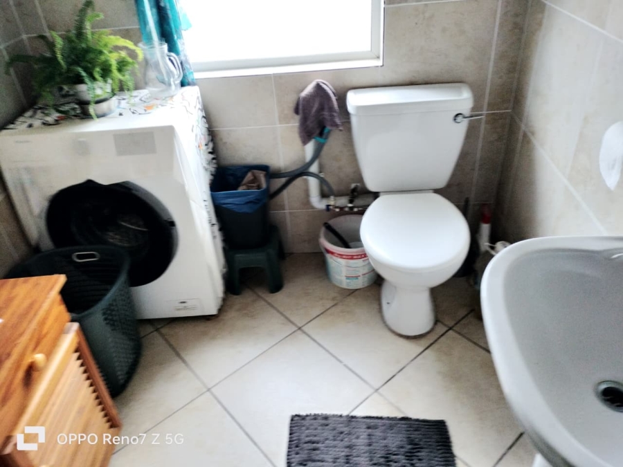 1 Bedroom Property for Sale in Uvongo KwaZulu-Natal