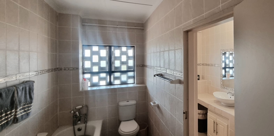 3 Bedroom Property for Sale in Uvongo Beach KwaZulu-Natal