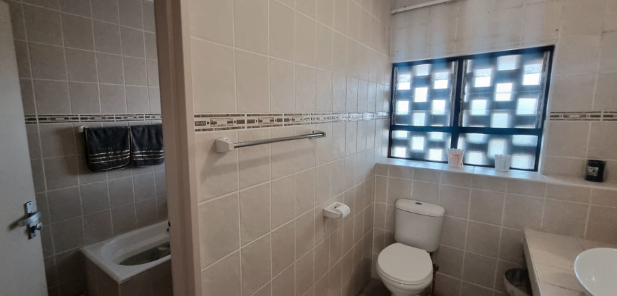 3 Bedroom Property for Sale in Uvongo Beach KwaZulu-Natal