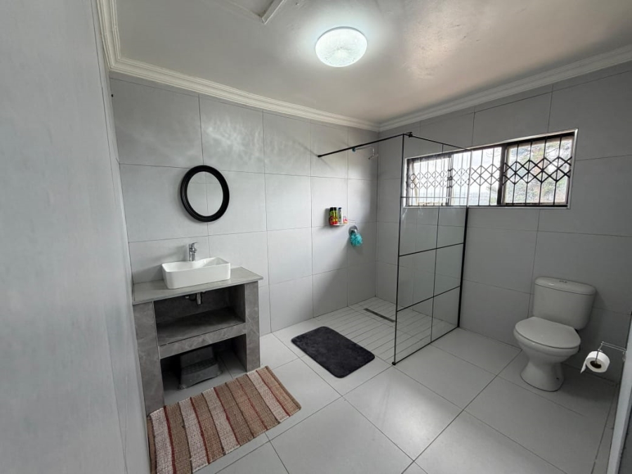 To Let 5 Bedroom Property for Rent in Sherwood KwaZulu-Natal