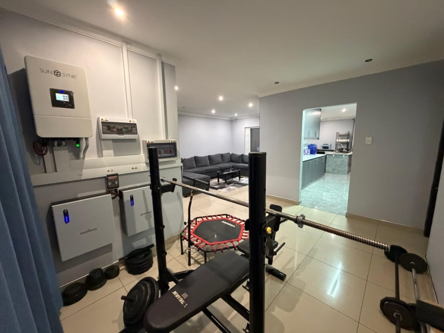 To Let 5 Bedroom Property for Rent in Sherwood KwaZulu-Natal