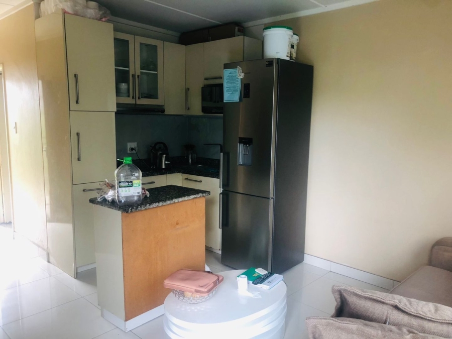 To Let 2 Bedroom Property for Rent in Umkumbaan KwaZulu-Natal