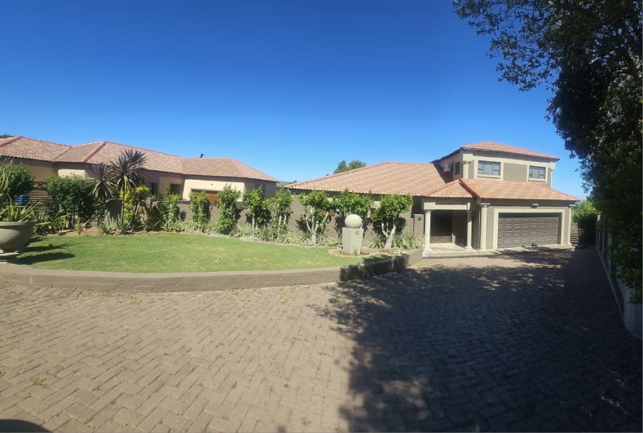 4 Bedroom Property for Sale in Schuinshoogte KwaZulu-Natal