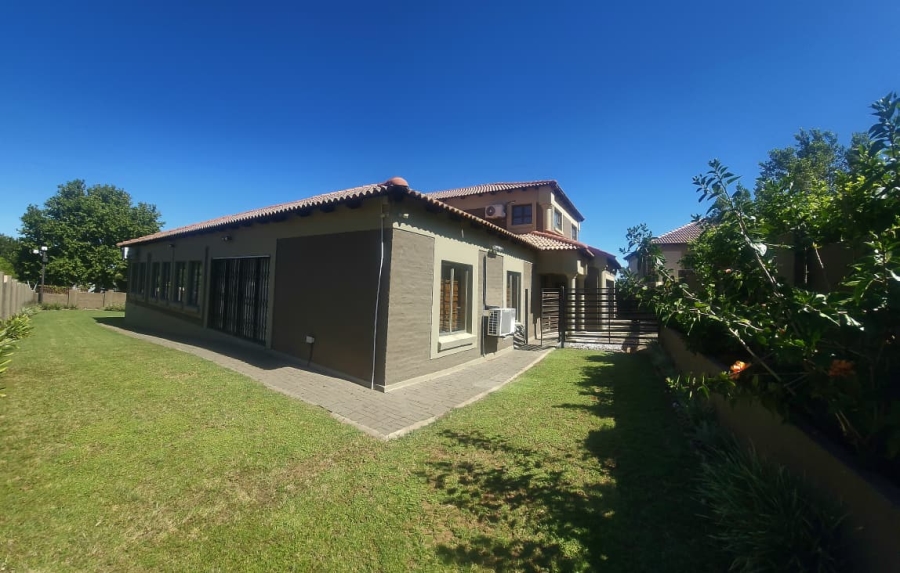 4 Bedroom Property for Sale in Schuinshoogte KwaZulu-Natal