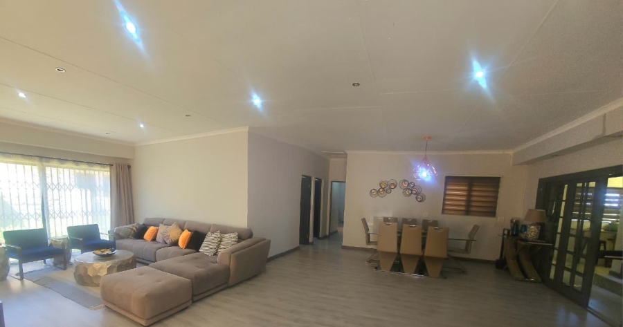 4 Bedroom Property for Sale in Schuinshoogte KwaZulu-Natal