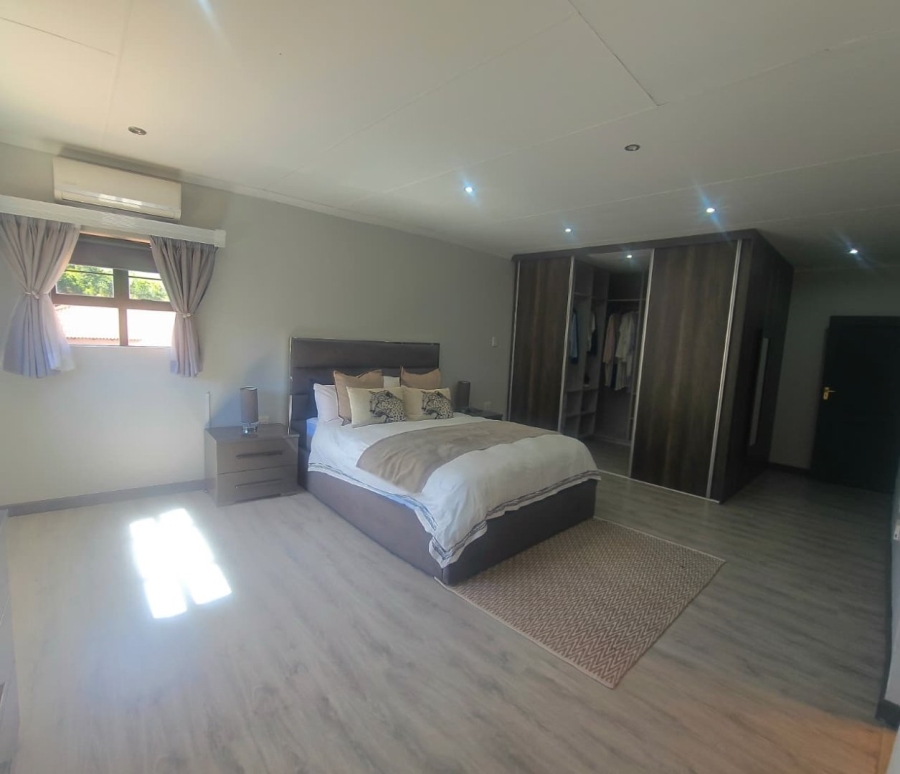 4 Bedroom Property for Sale in Schuinshoogte KwaZulu-Natal