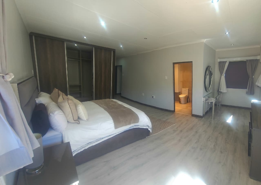 4 Bedroom Property for Sale in Schuinshoogte KwaZulu-Natal