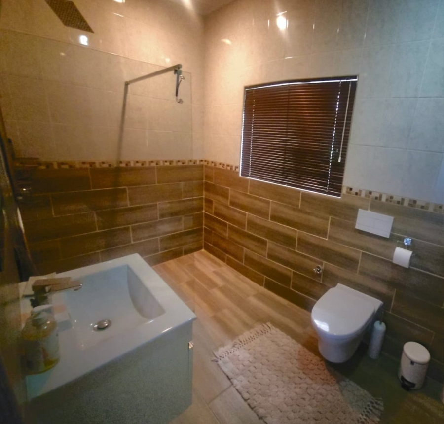 4 Bedroom Property for Sale in Schuinshoogte KwaZulu-Natal