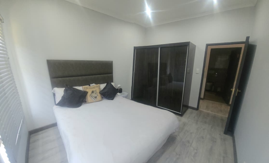 4 Bedroom Property for Sale in Schuinshoogte KwaZulu-Natal