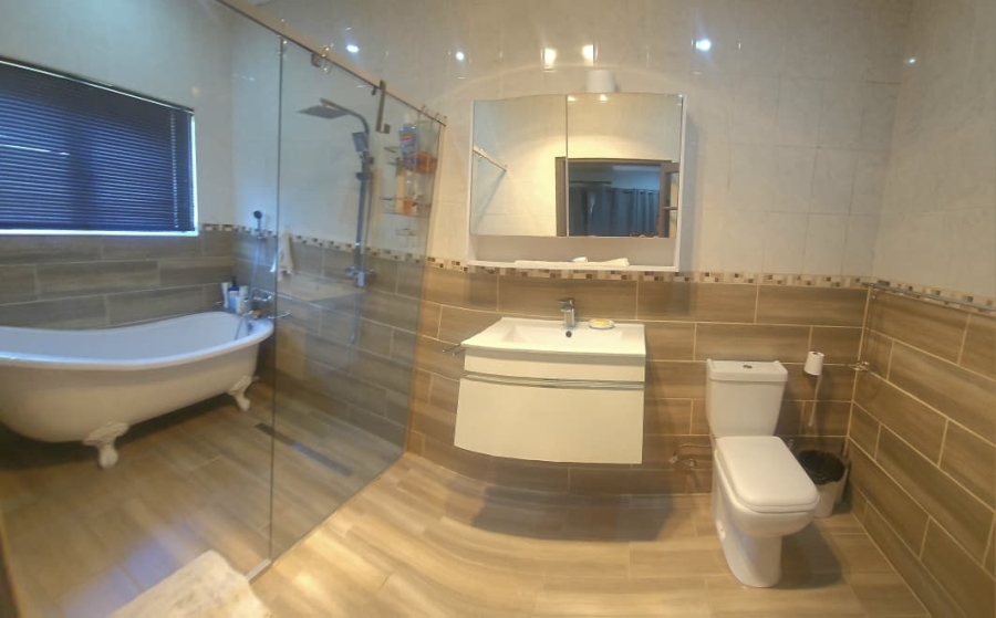 4 Bedroom Property for Sale in Schuinshoogte KwaZulu-Natal