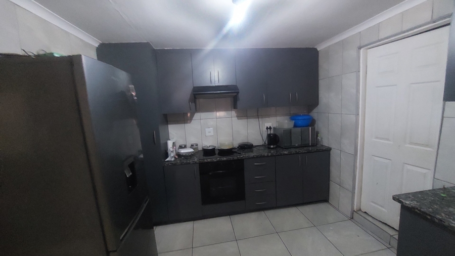 To Let 2 Bedroom Property for Rent in Merebank East KwaZulu-Natal
