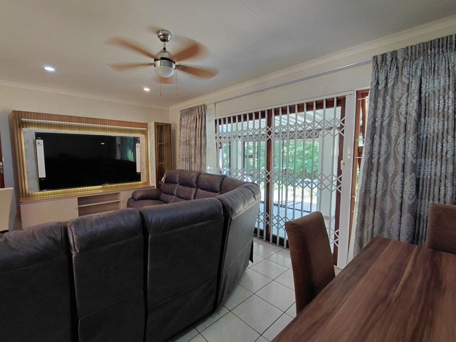 3 Bedroom Property for Sale in Umtentweni KwaZulu-Natal