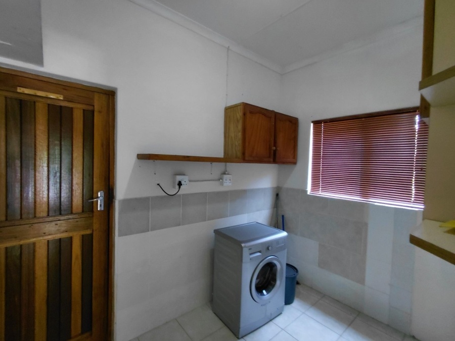 3 Bedroom Property for Sale in Umtentweni KwaZulu-Natal