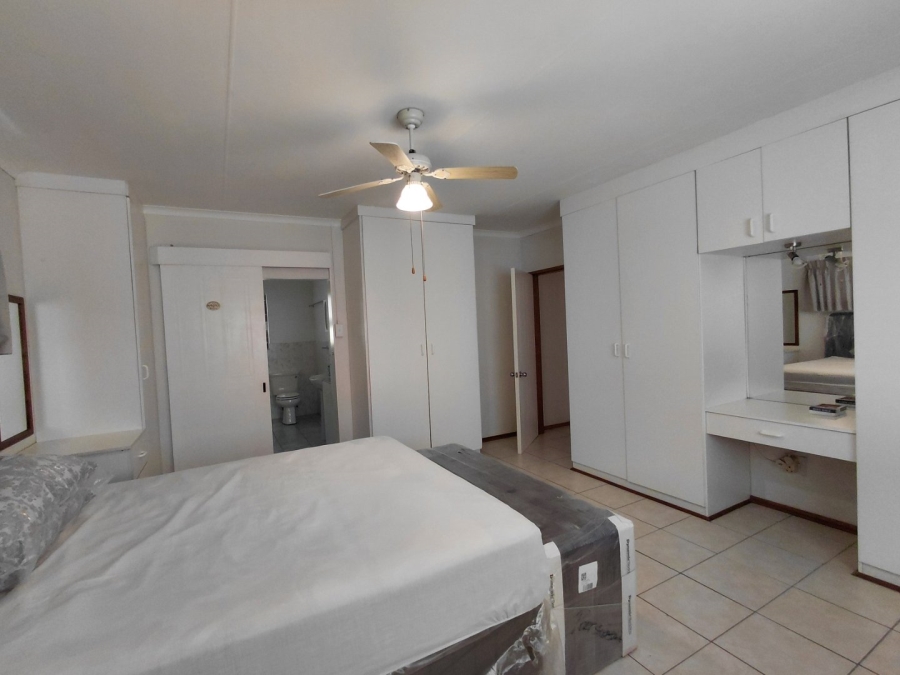 3 Bedroom Property for Sale in Umtentweni KwaZulu-Natal