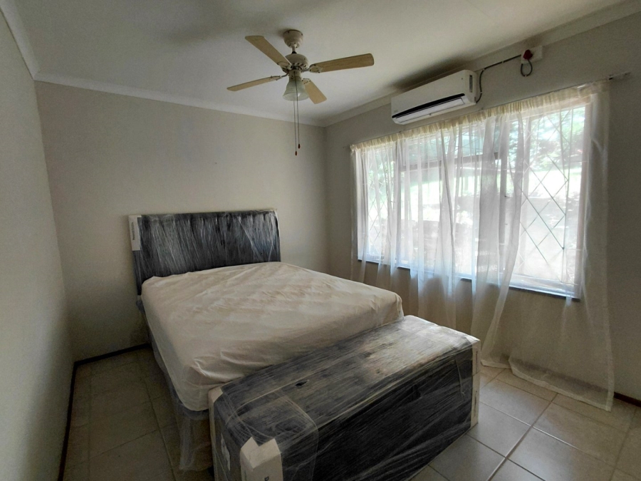 3 Bedroom Property for Sale in Umtentweni KwaZulu-Natal