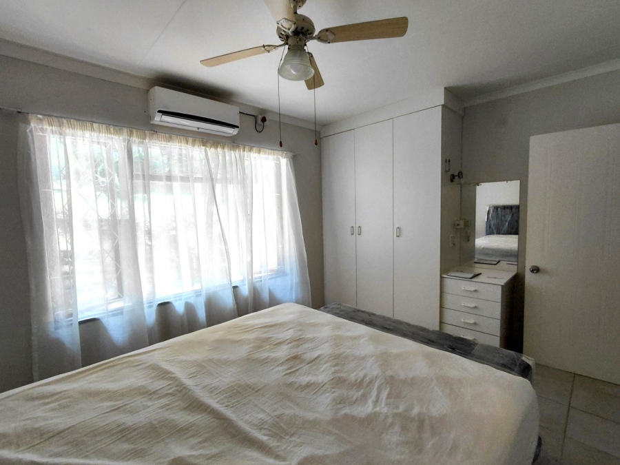 3 Bedroom Property for Sale in Umtentweni KwaZulu-Natal