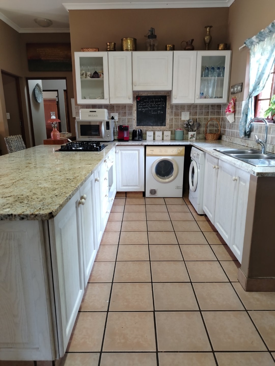 4 Bedroom Property for Sale in Monteseel KwaZulu-Natal