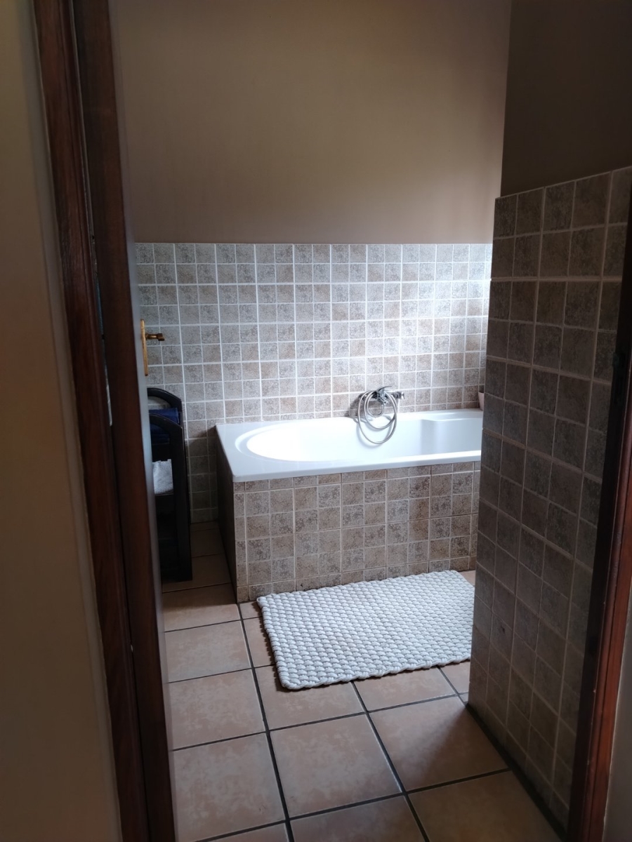 4 Bedroom Property for Sale in Monteseel KwaZulu-Natal