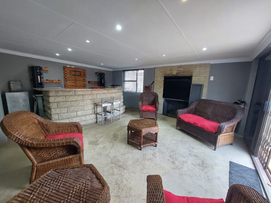 3 Bedroom Property for Sale in Sunnyridge KwaZulu-Natal