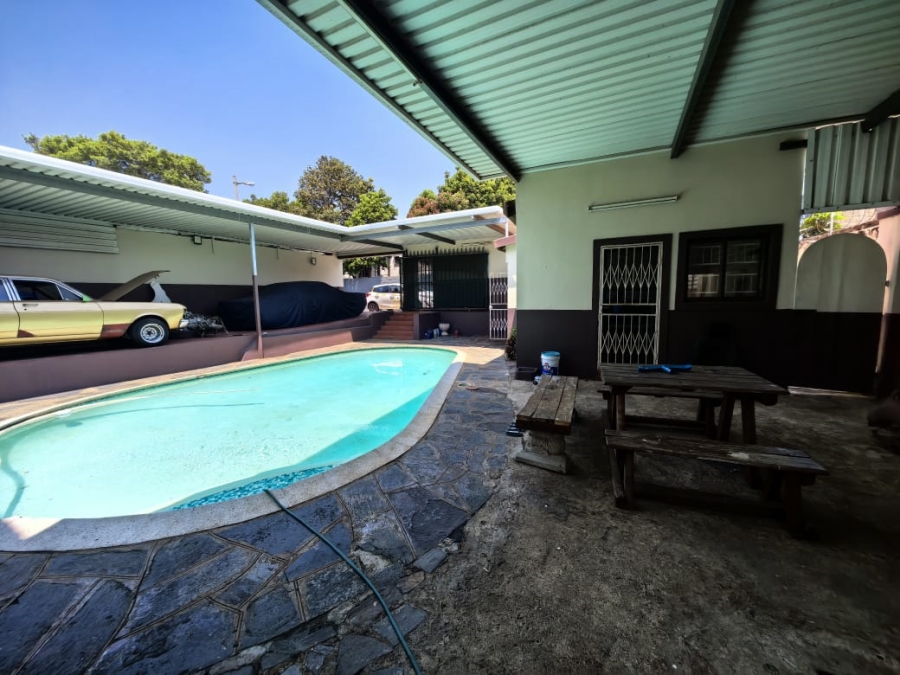 To Let commercial Property for Rent in Morningside KwaZulu-Natal