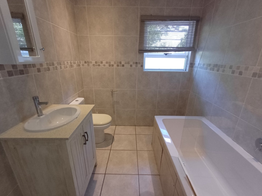 To Let 4 Bedroom Property for Rent in Southbroom KwaZulu-Natal