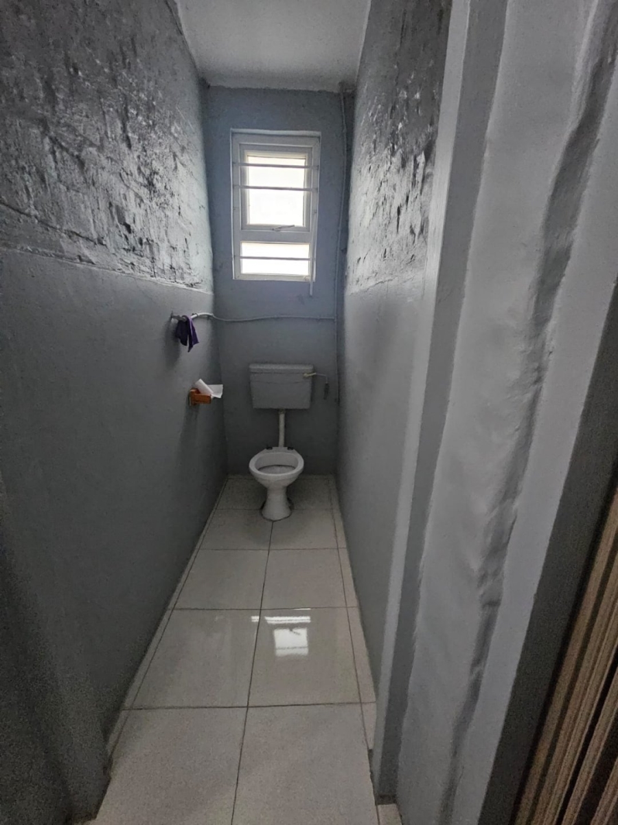 To Let 1 Bedroom Property for Rent in Ocean View KwaZulu-Natal