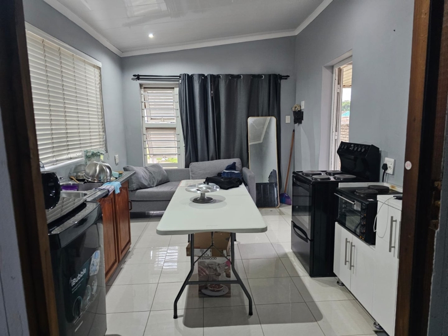 To Let 1 Bedroom Property for Rent in Ocean View KwaZulu-Natal