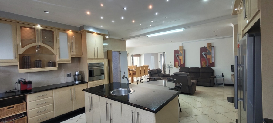 4 Bedroom Property for Sale in Oslo Beach KwaZulu-Natal