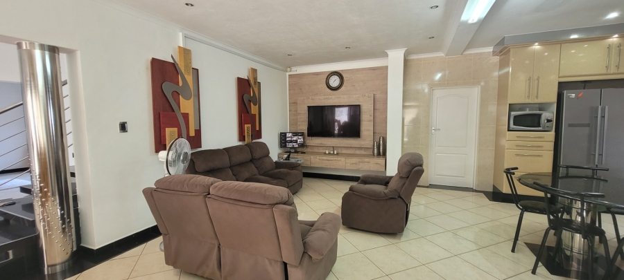 4 Bedroom Property for Sale in Oslo Beach KwaZulu-Natal