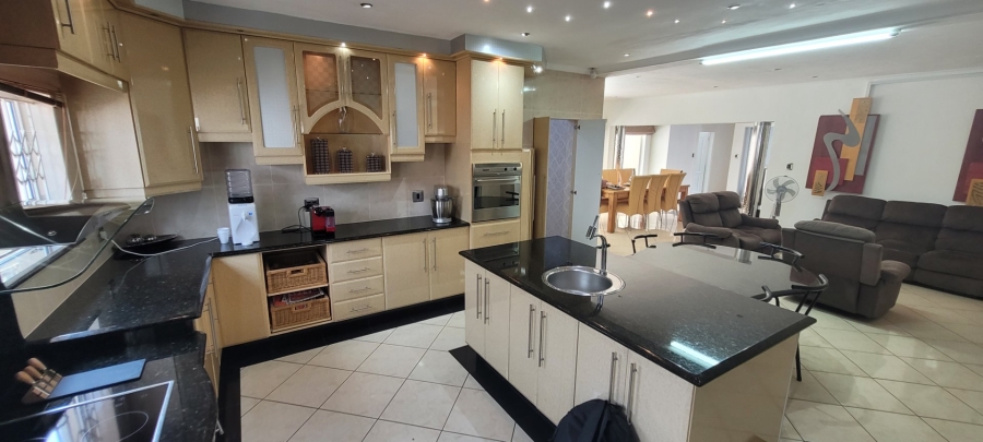 4 Bedroom Property for Sale in Oslo Beach KwaZulu-Natal