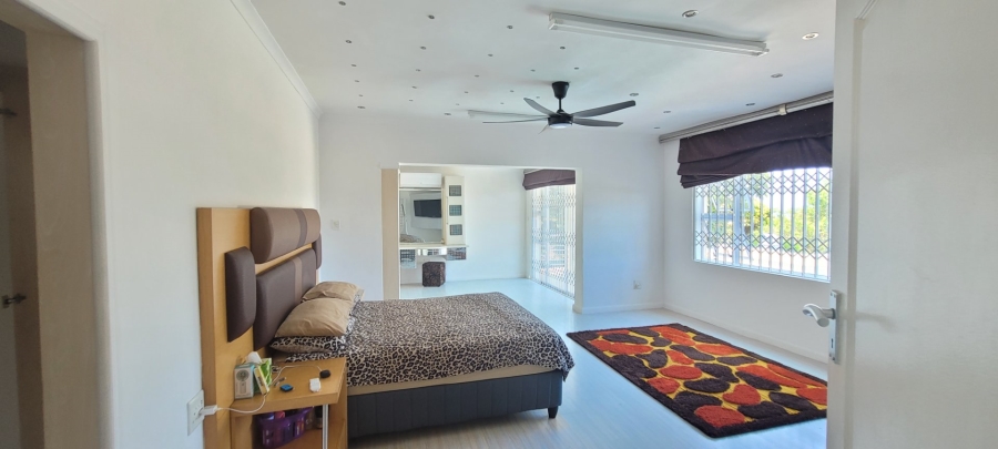 4 Bedroom Property for Sale in Oslo Beach KwaZulu-Natal