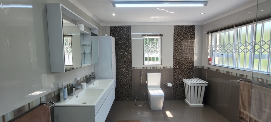 4 Bedroom Property for Sale in Oslo Beach KwaZulu-Natal