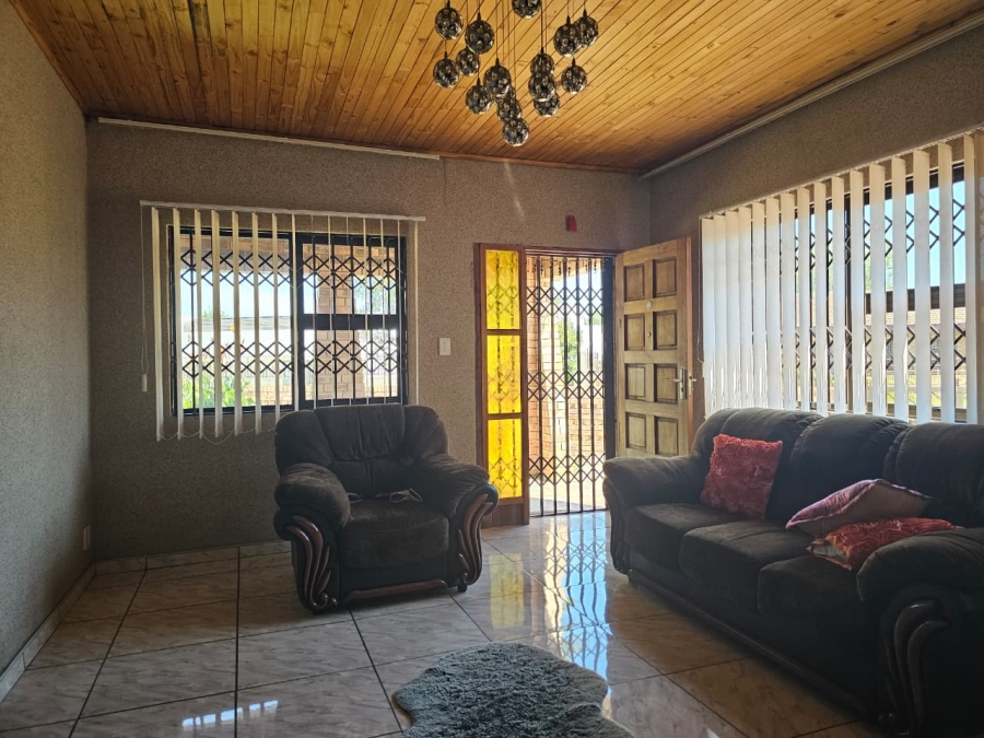 3 Bedroom Property for Sale in Lennoxton KwaZulu-Natal
