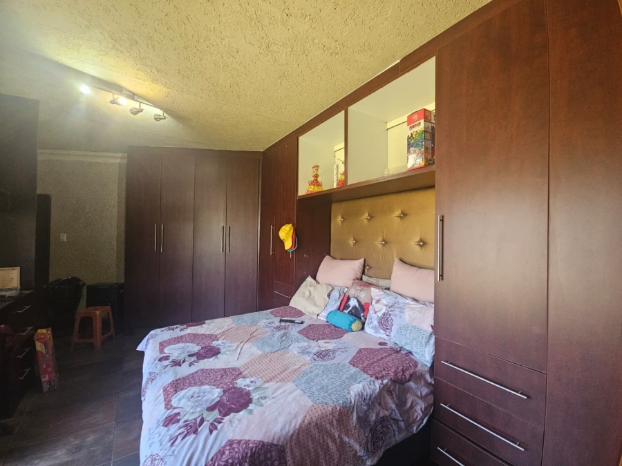 3 Bedroom Property for Sale in Lennoxton KwaZulu-Natal