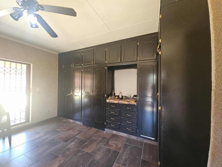 3 Bedroom Property for Sale in Lennoxton KwaZulu-Natal