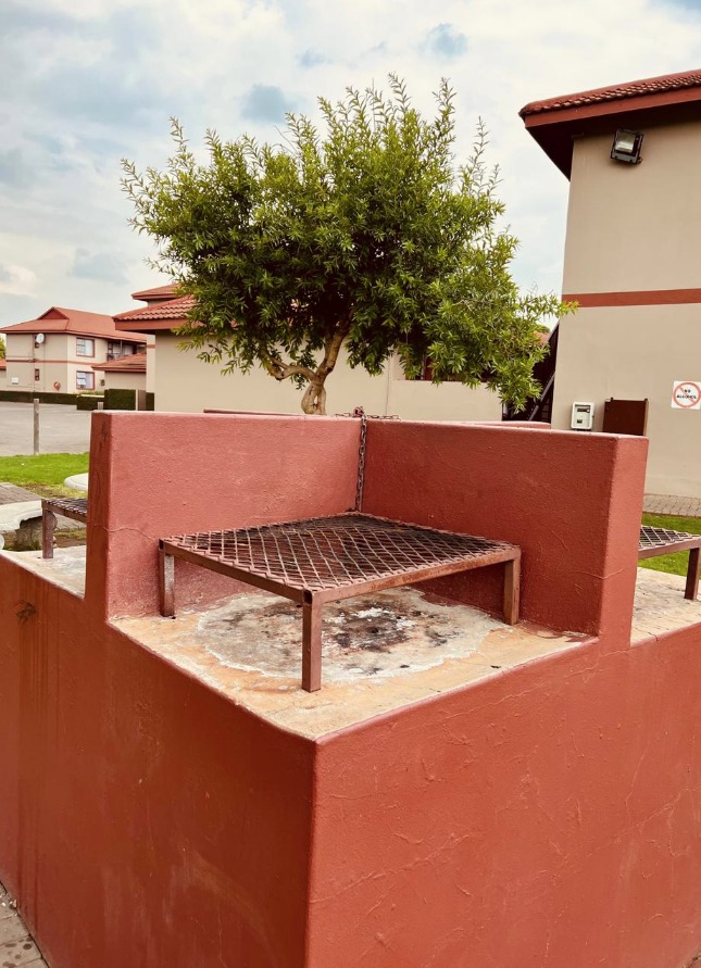 2 Bedroom Property for Sale in Pioneer Park KwaZulu-Natal