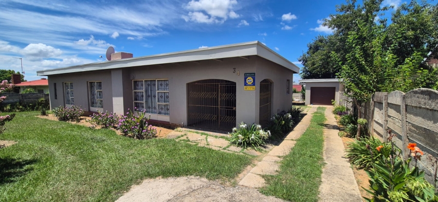 4 Bedroom Property for Sale in Ncandu Park KwaZulu-Natal