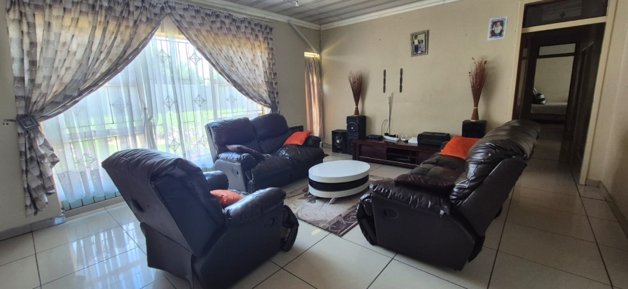 4 Bedroom Property for Sale in Ncandu Park KwaZulu-Natal