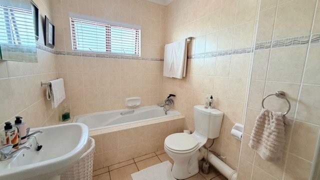 4 Bedroom Property for Sale in St Michaels On Sea KwaZulu-Natal