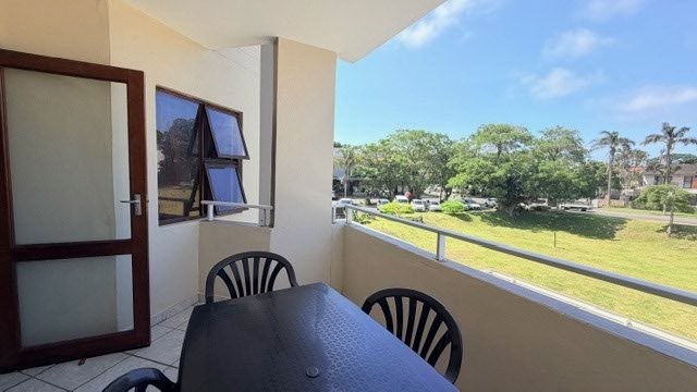 2 Bedroom Property for Sale in Uvongo KwaZulu-Natal