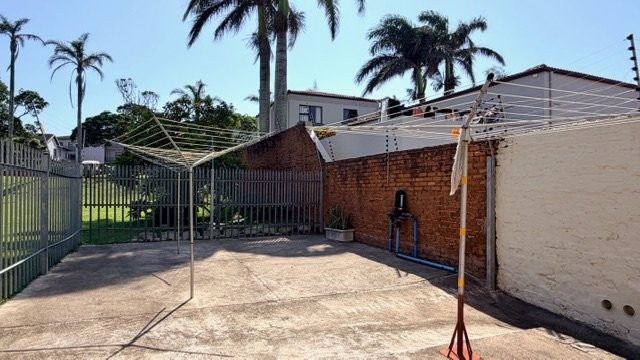 2 Bedroom Property for Sale in Uvongo KwaZulu-Natal