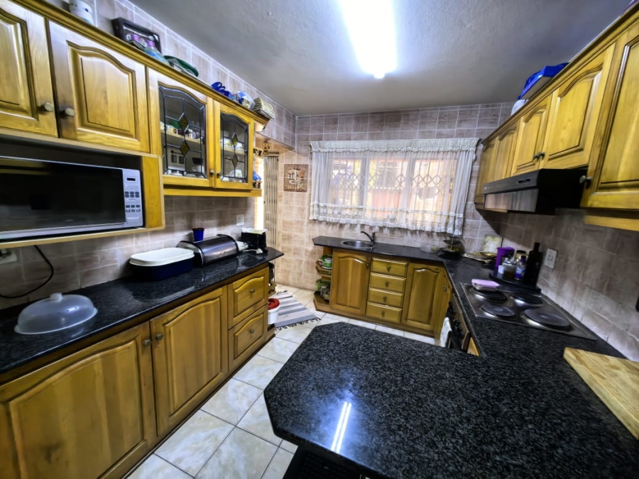 5 Bedroom Property for Sale in Reservoir Hills KwaZulu-Natal