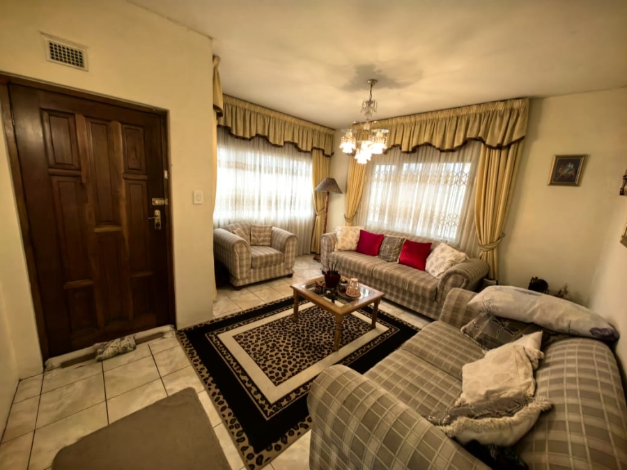 5 Bedroom Property for Sale in Reservoir Hills KwaZulu-Natal