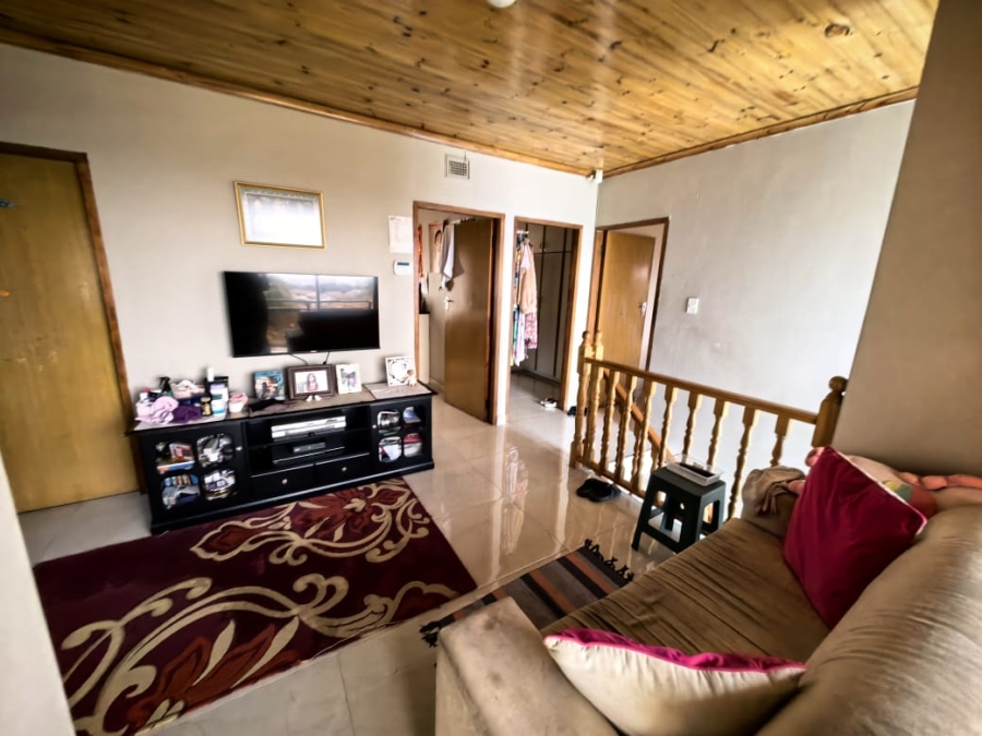 5 Bedroom Property for Sale in Reservoir Hills KwaZulu-Natal