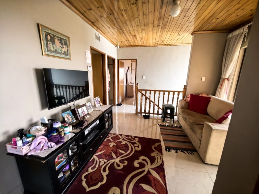 5 Bedroom Property for Sale in Reservoir Hills KwaZulu-Natal