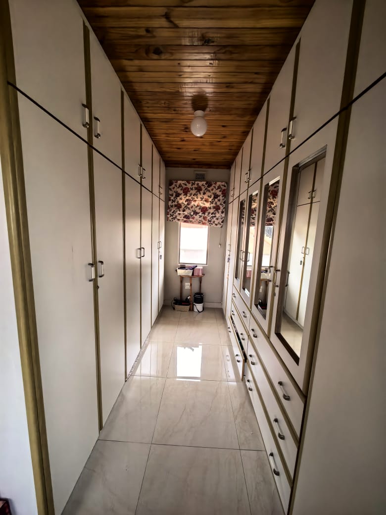 5 Bedroom Property for Sale in Reservoir Hills KwaZulu-Natal